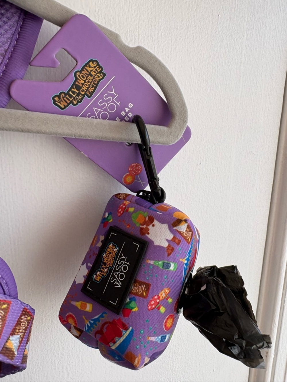Sassy Woof WILLY WONKA & THE CHOCOLATE FACTORY Dog Harness & Waste Bag Holder XS - Picture 3 of 7